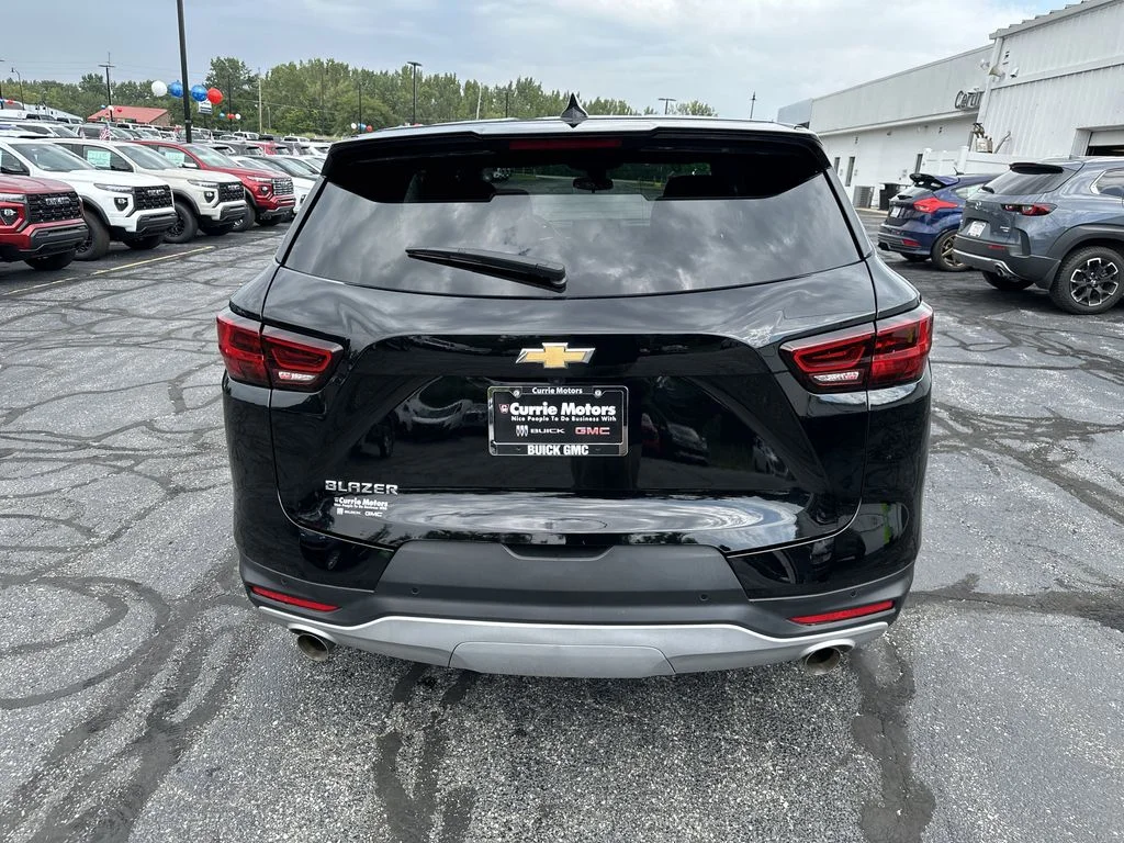 Used 2026 Black Chevrolet LT image 7