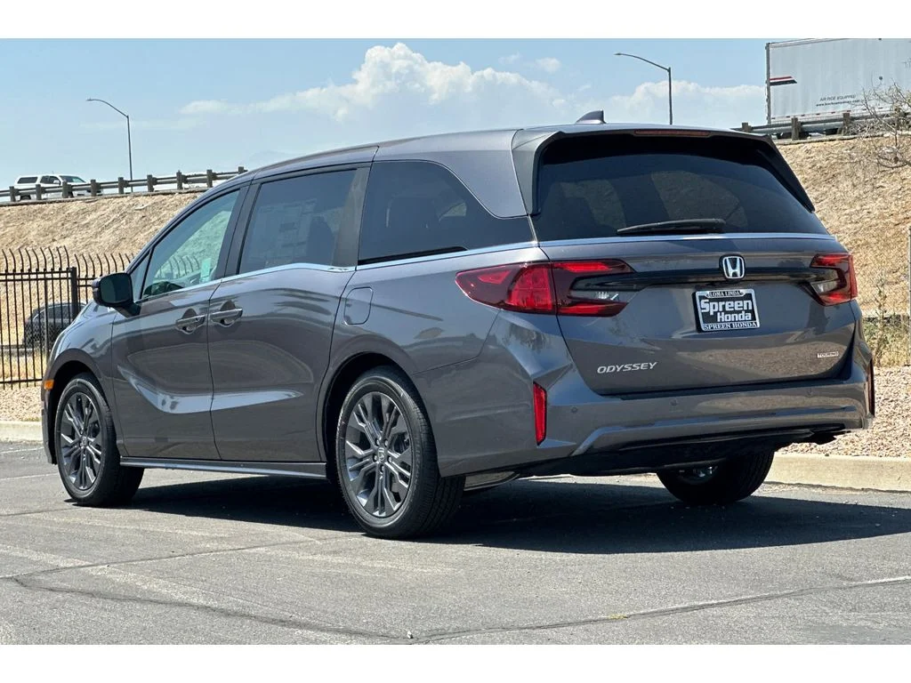 New 2026 Modern Steel Metallic Honda Touring image 7