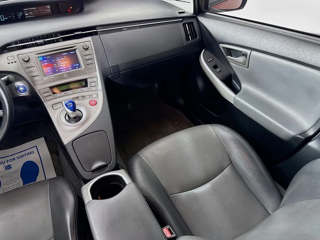 Used 2014 Red Toyota Five image 27