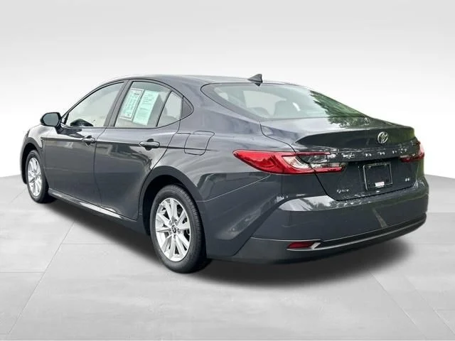 Certified Used 2025  Toyota LE image 3