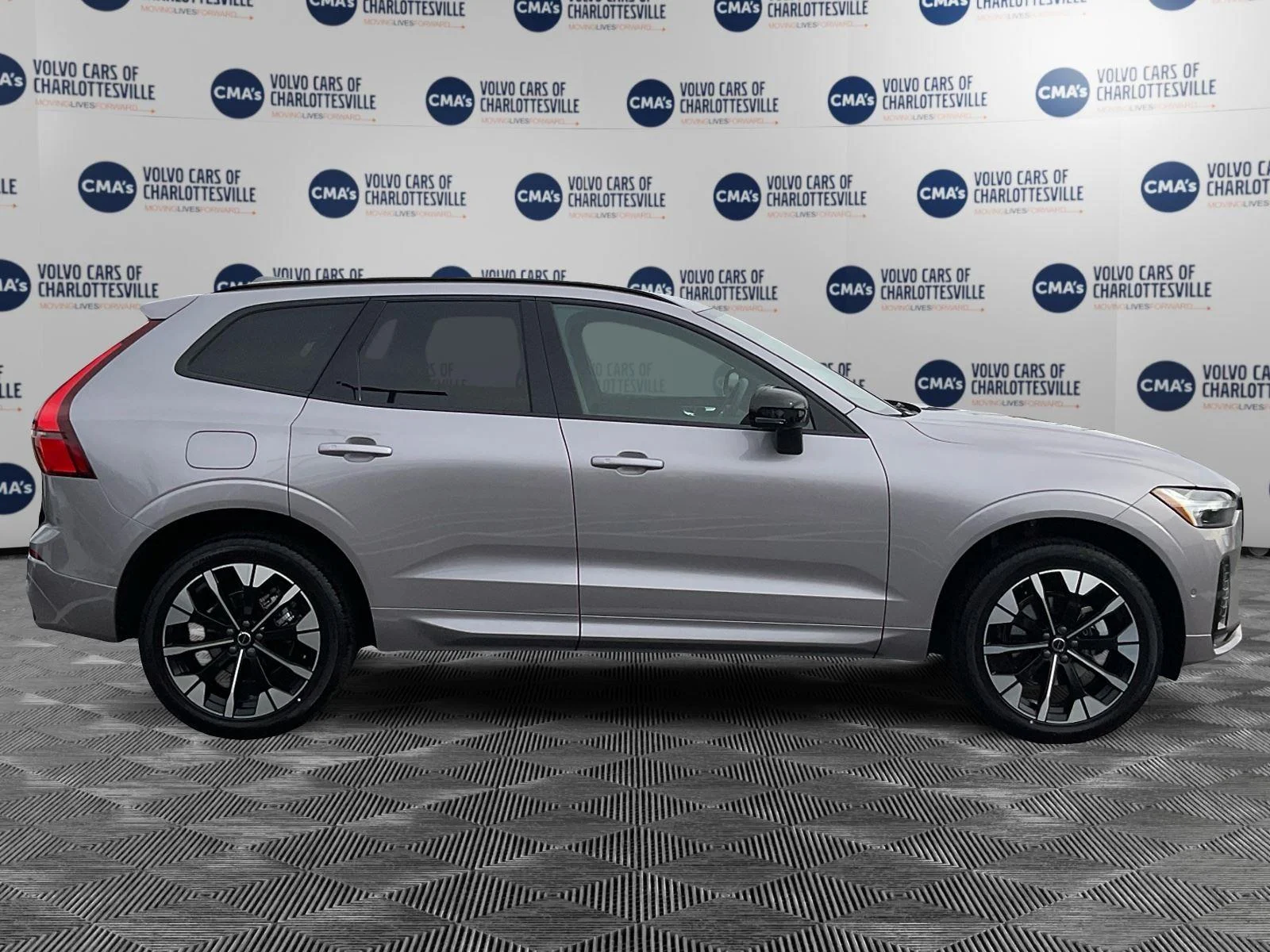 2026 Volvo XC60 Plus - Photo 6