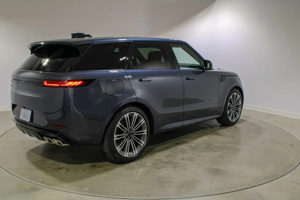 New 2026 Varesine Blue Land Rover Dynamic SE P530 V8 image 5