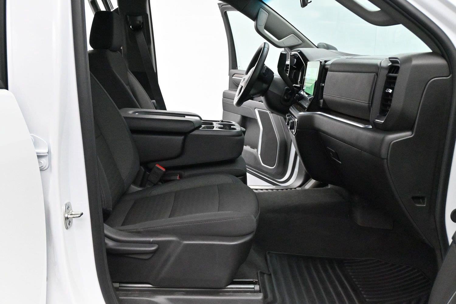 Used 2025 Summit White Chevrolet LT image 30
