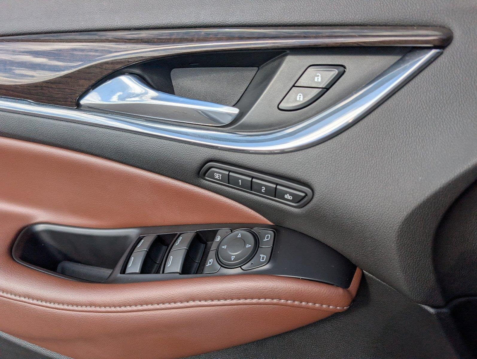 Used 2018 Includes Satin Nickel lower exterior accent color. Buick Avenir image 16