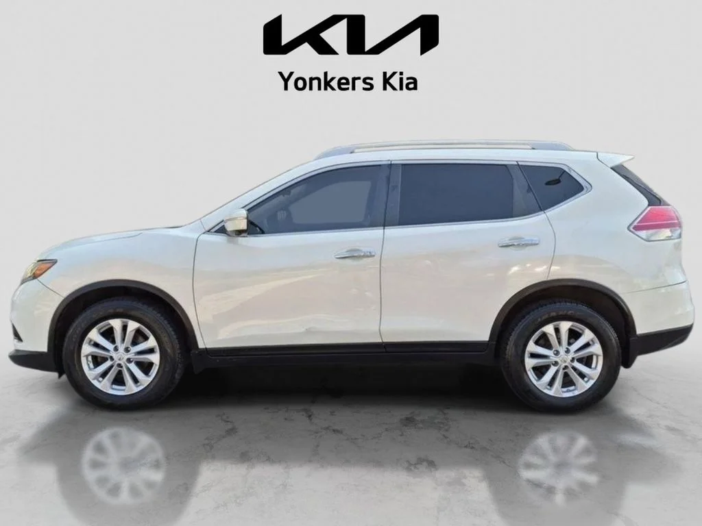 Used 2014 White Nissan SV image 8