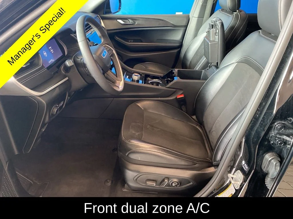 Used 2023 Black Jeep Altitude X image 7
