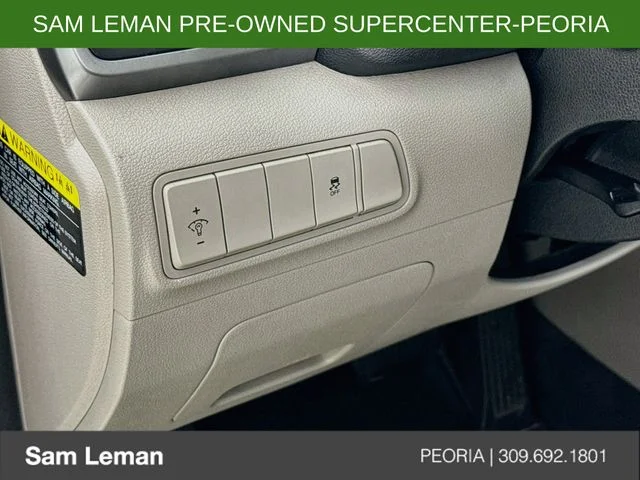 Used 2018 White Hyundai SEL image 10