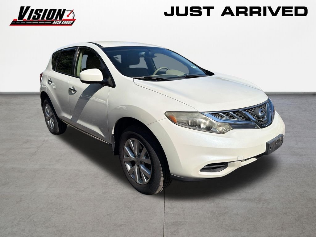 Used 2013 White Nissan S image 3