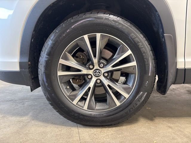 Used 2019 Blizzard Pearl Toyota LE Plus image 10