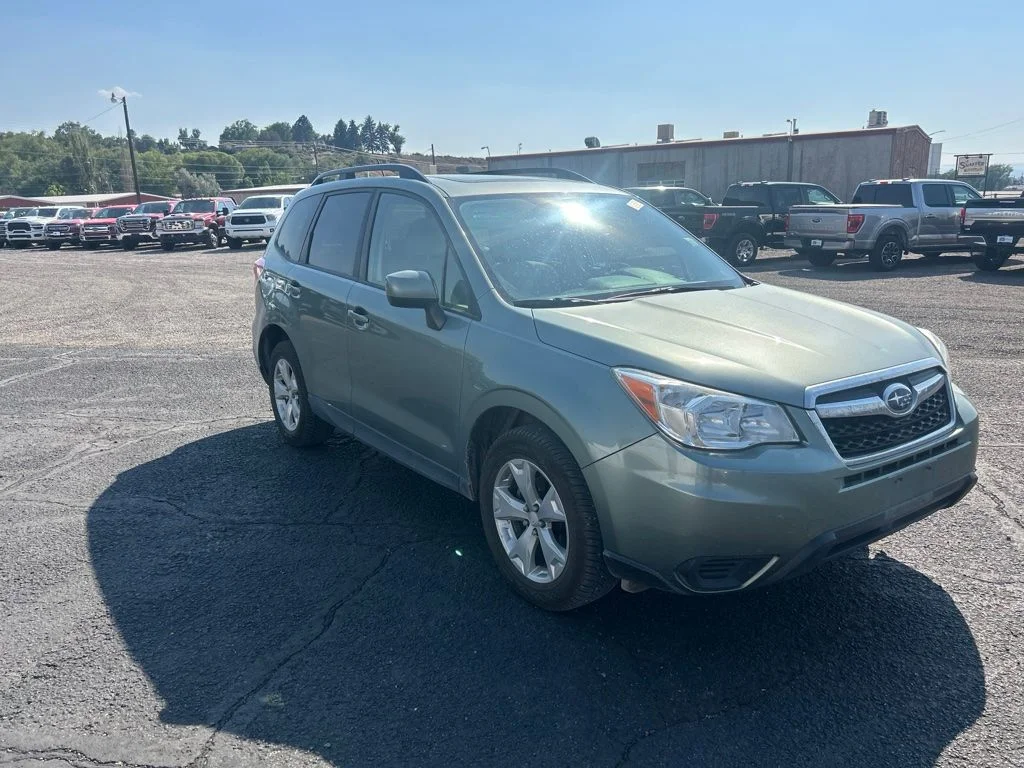 Used 2015 Green Subaru 2.5i Premium image 1