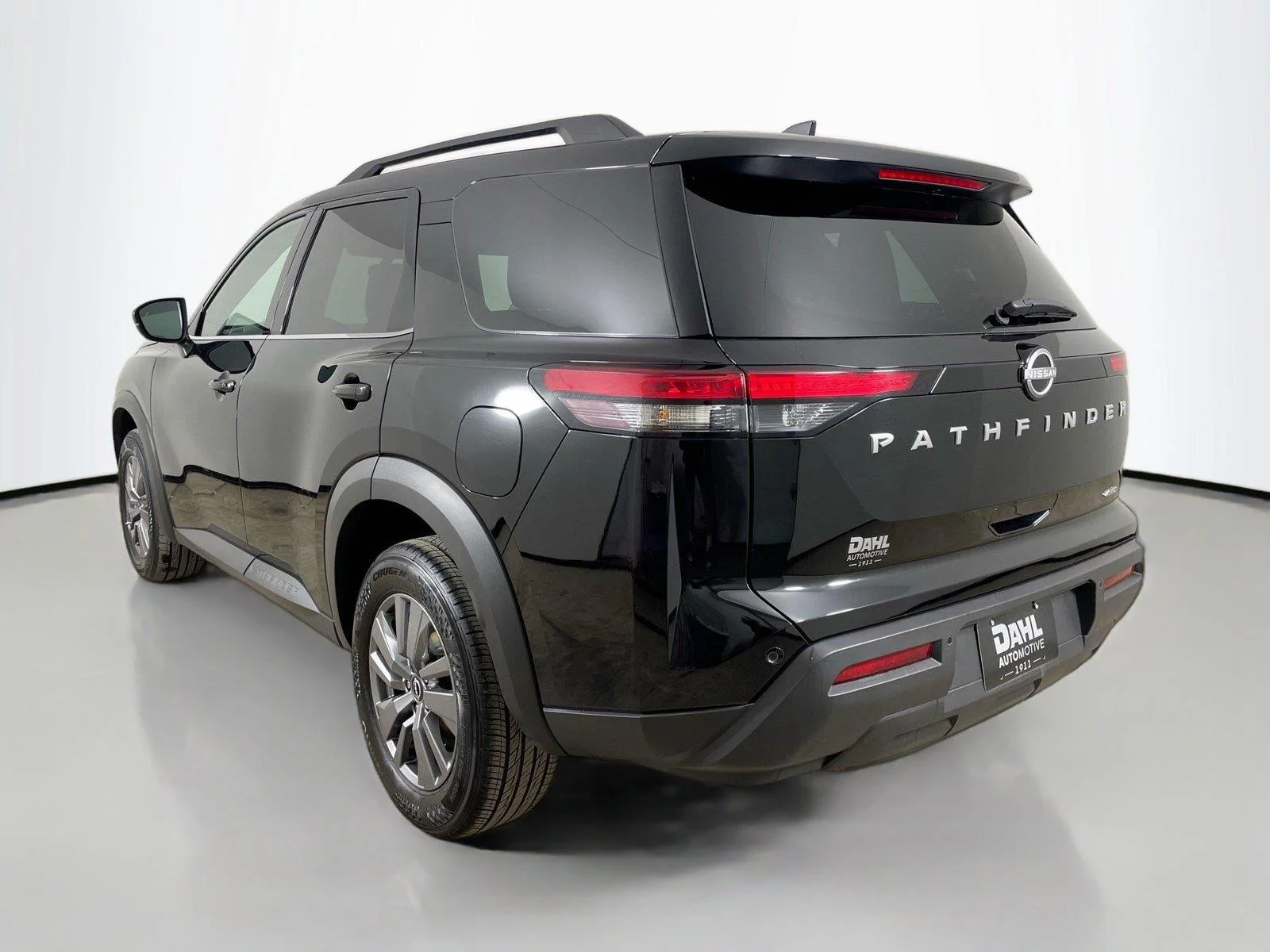 Used 2025 Super Black Nissan SV image 5