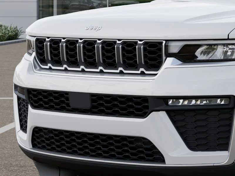 New 2027 Bright White Clear-Coat Paint Jeep Limited image 37