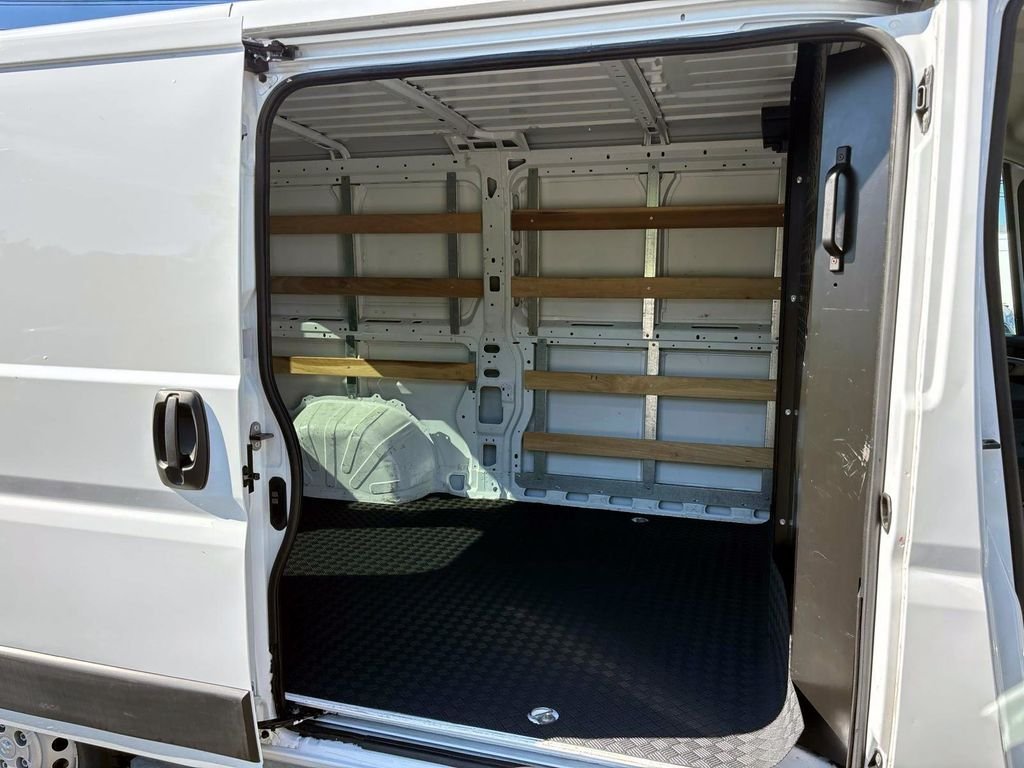 Used 2025 White Ram Base image 14