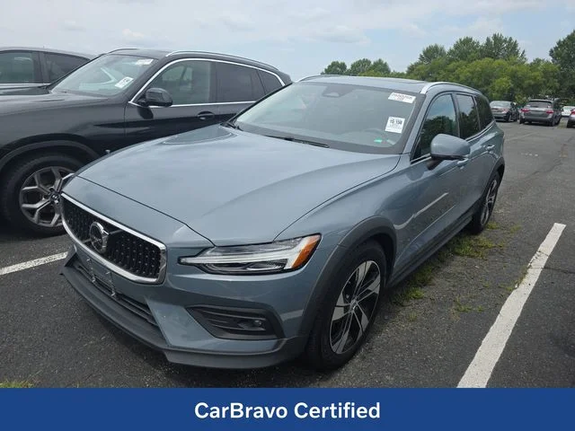 2024 Volvo V60 Cross Country B5 Plus