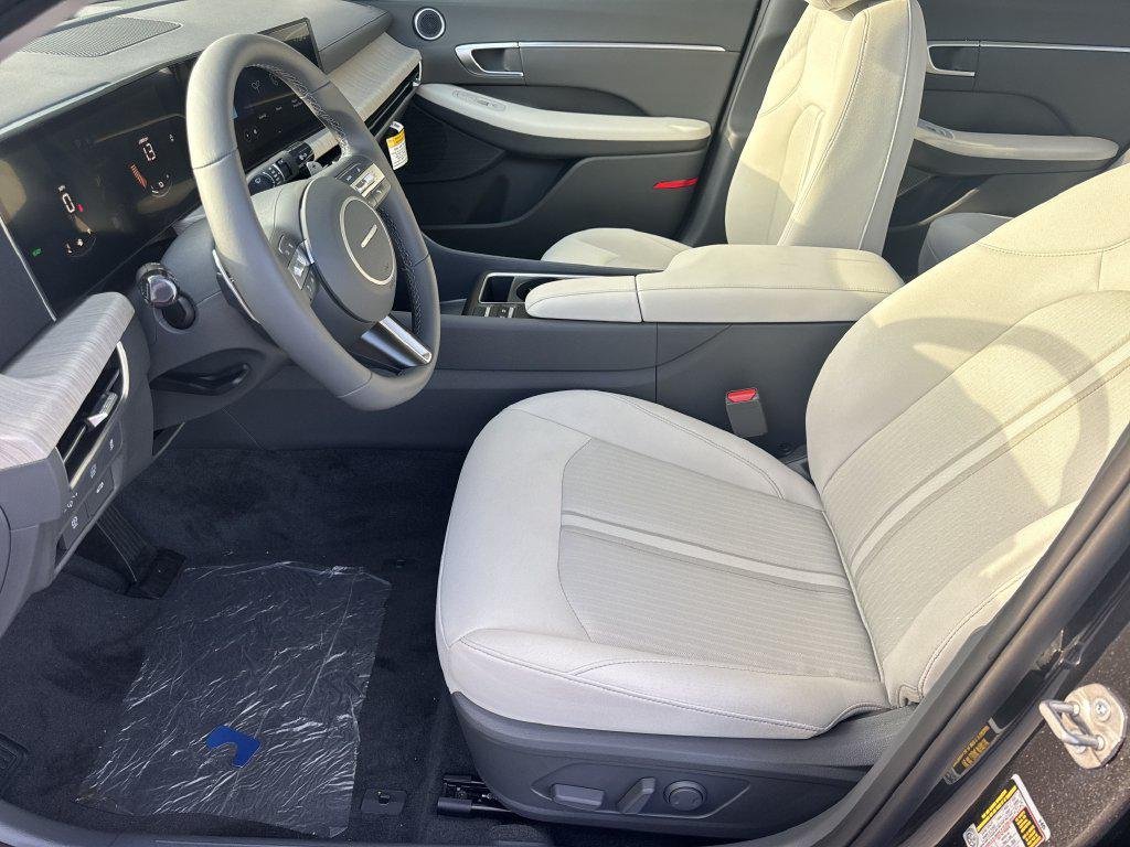 New 2026 Gray Hyundai SEL image 9