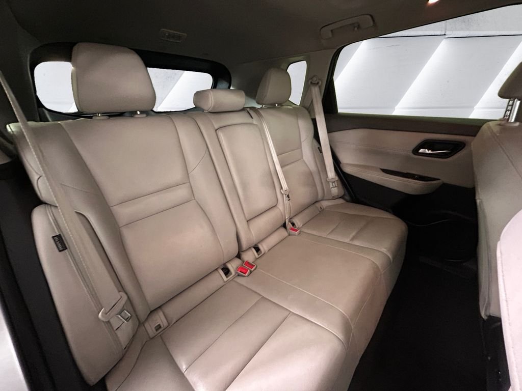 Used 2023 White Nissan SL image 16