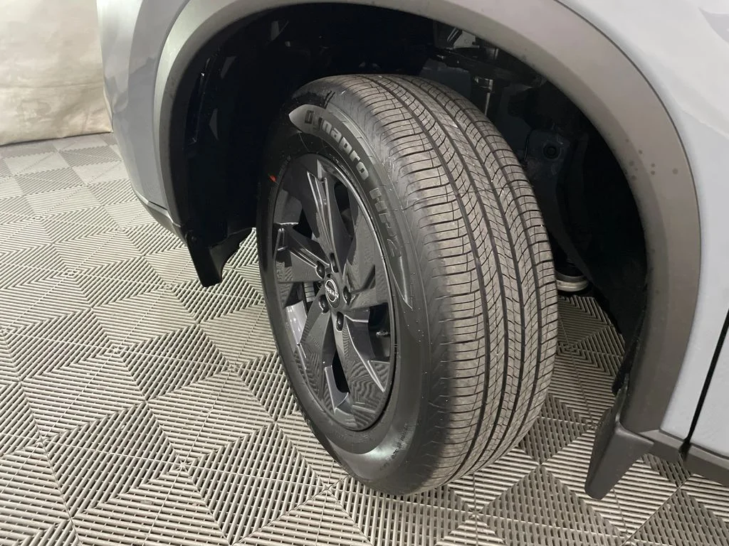 New 2026 Boulder Gray Pearl Nissan SV image 28