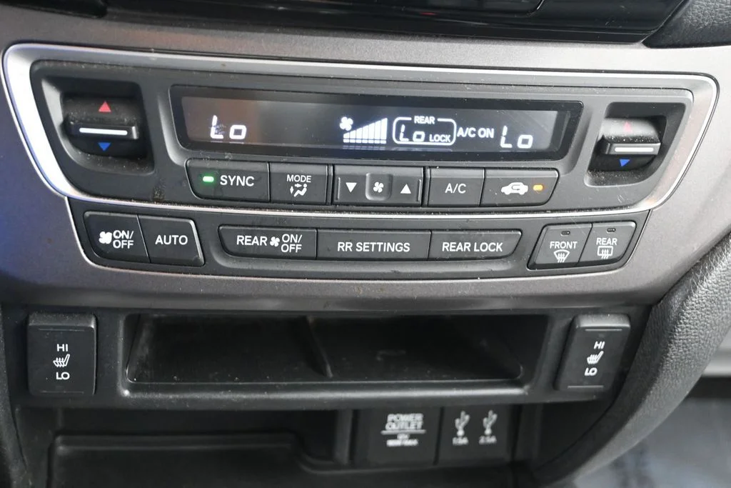 Used 2016  Honda EX-L image 16