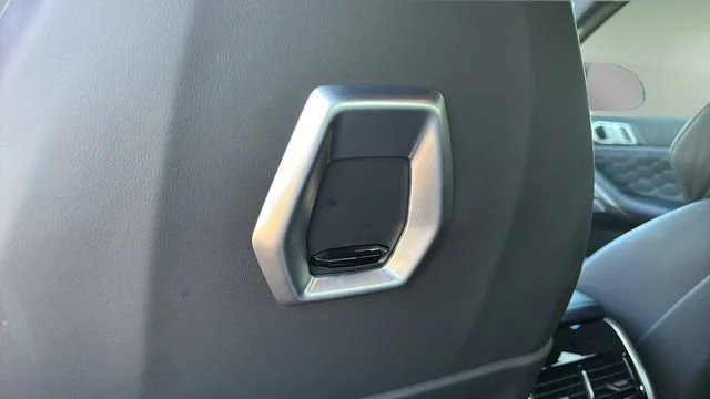 Used 2025  BMW NA image 34