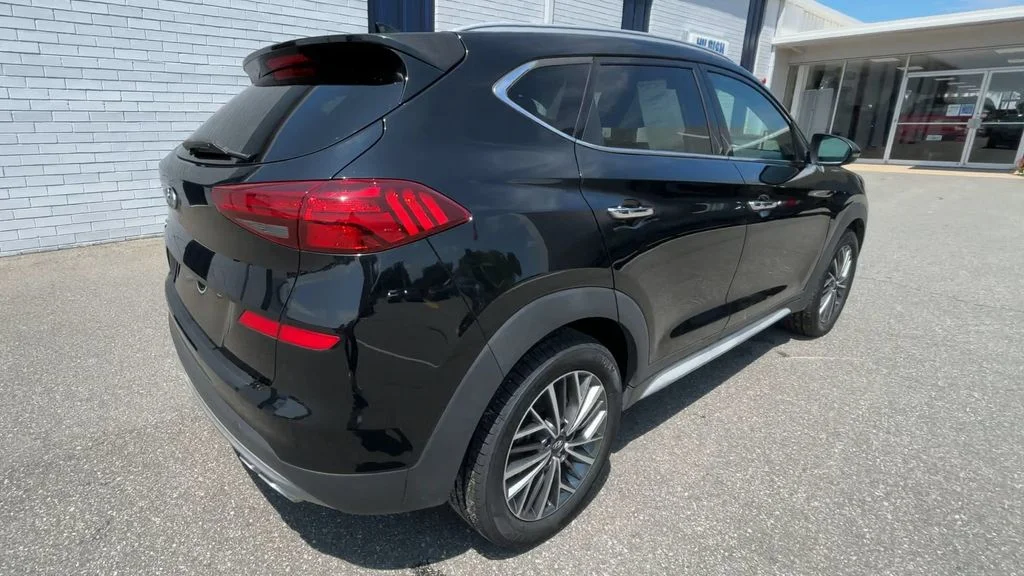 Used 2021 Black Hyundai Limited image 8
