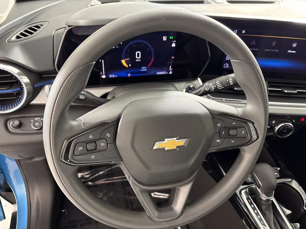 Used 2025 Blue Chevrolet LT image 31