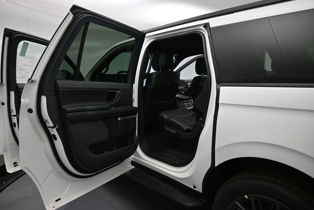 New 2026 Star White Metallic Tri-Coat Ford Platinum image 18