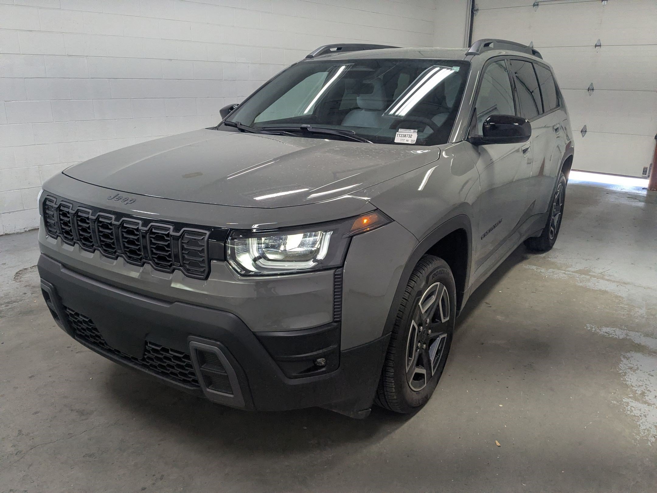 New 2026 Sting-Gray Clearcoat Jeep Laredo image 9