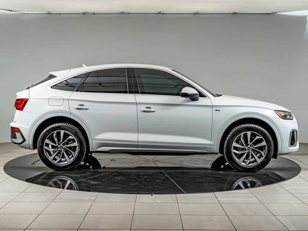Used 2022 Glacier White Metallic Audi 45 S line Premium image 4