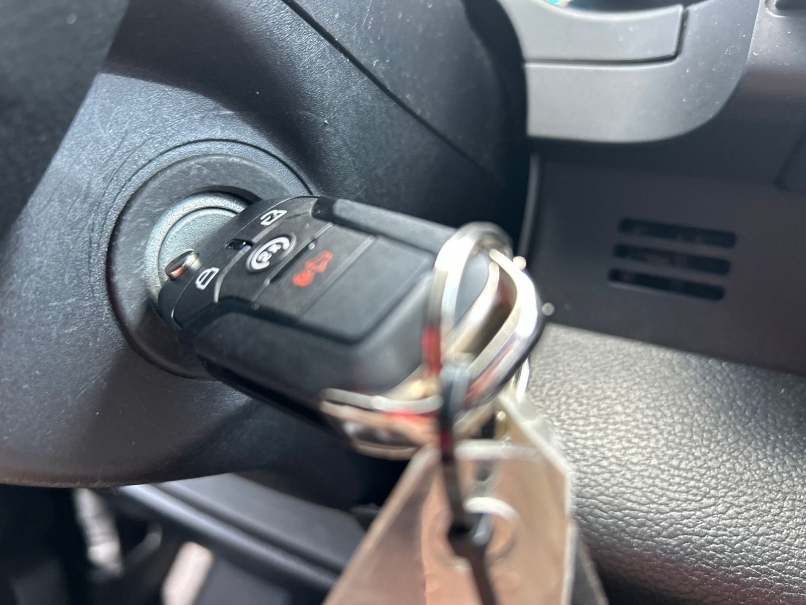 Used 2018 Gray Ford XLT image 19
