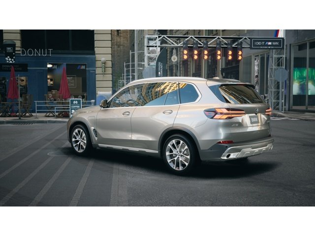 New 2026 Skyscraper Grey Metallic BMW  image 2