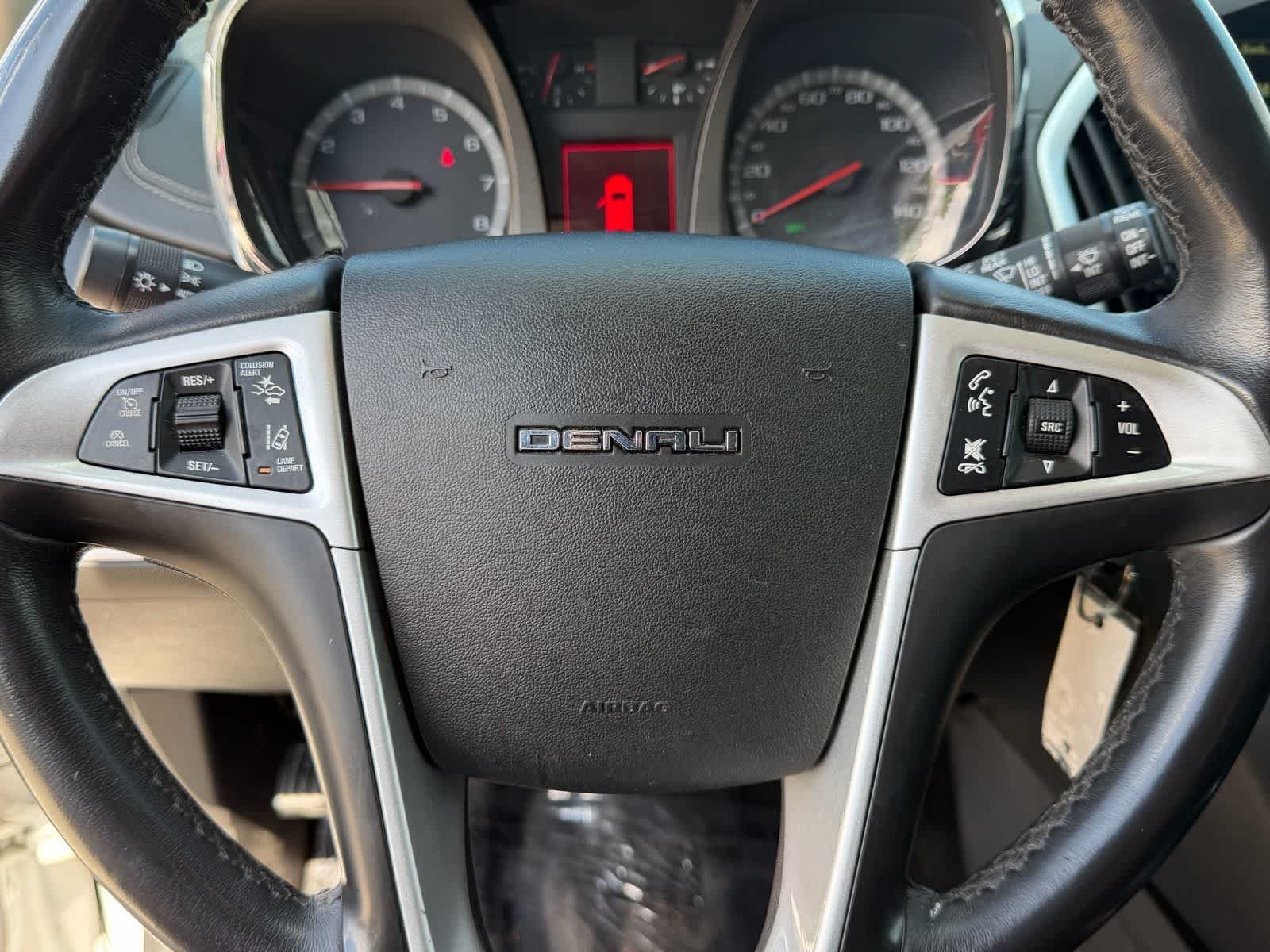 Used 2016 White Frost Tricoat GMC Denali image 33