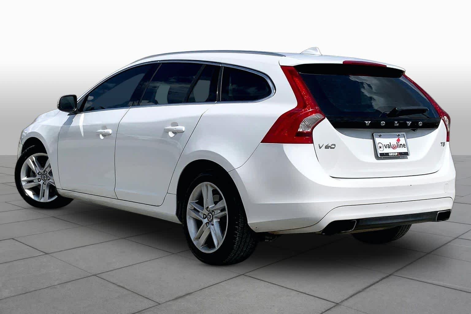 Used 2015 Crystal White Pearl Volvo T5 Drive-E Platinum image 12