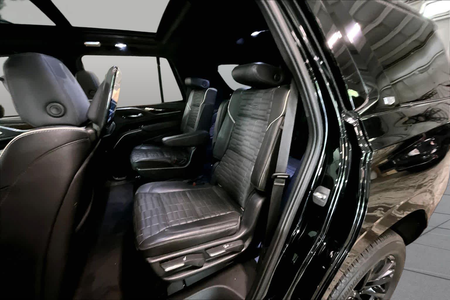 Used 2022 Black Raven Cadillac Sport Platinum image 21