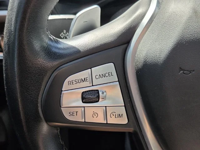Used 2022 Black BMW xDrive30i image 21