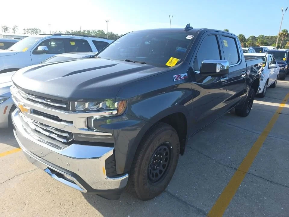 Used 2022 Gray Chevrolet LTZ image 9