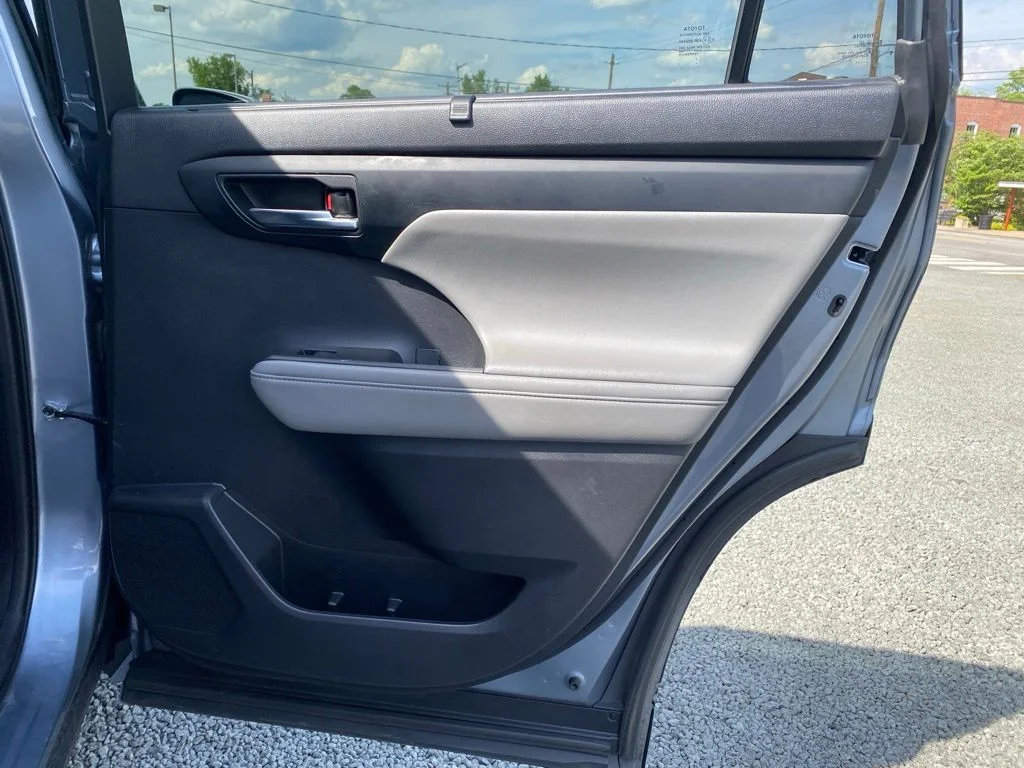 2021 Toyota Highlander XLE - Photo 20