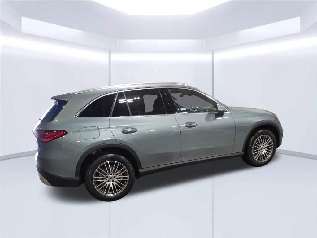 New 2026 Verde Silver Metallic Mercedes-Benz GLC 300 image 6