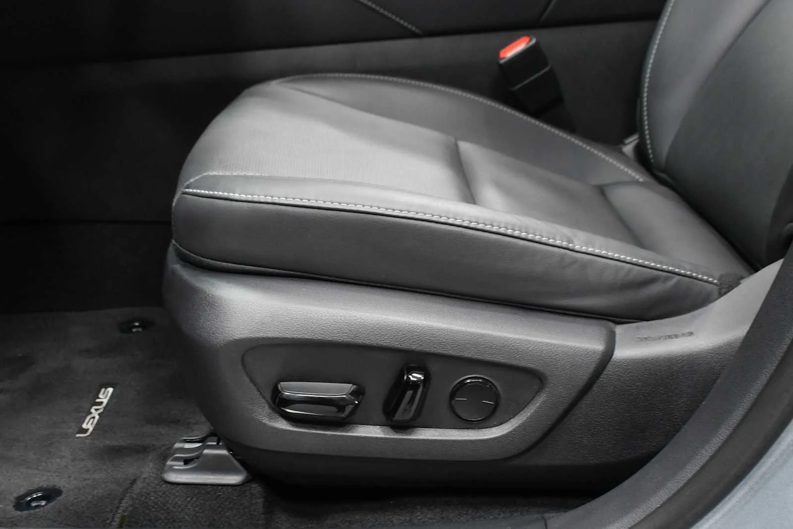 Certified Used 2024 IRIDIUM Lexus Premium image 16