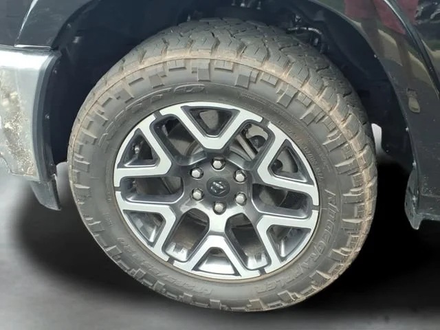 Used 2025  Ram Laramie image 18