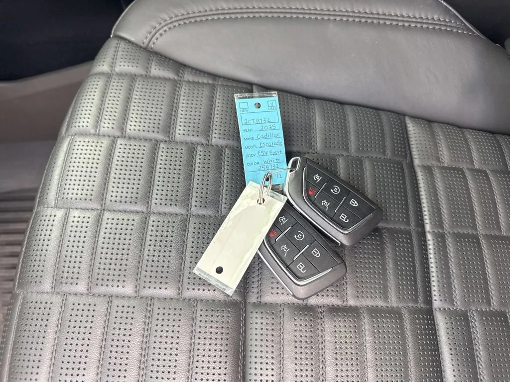Used 2025 Crystal White Tricoat Cadillac Sport Platinum image 37