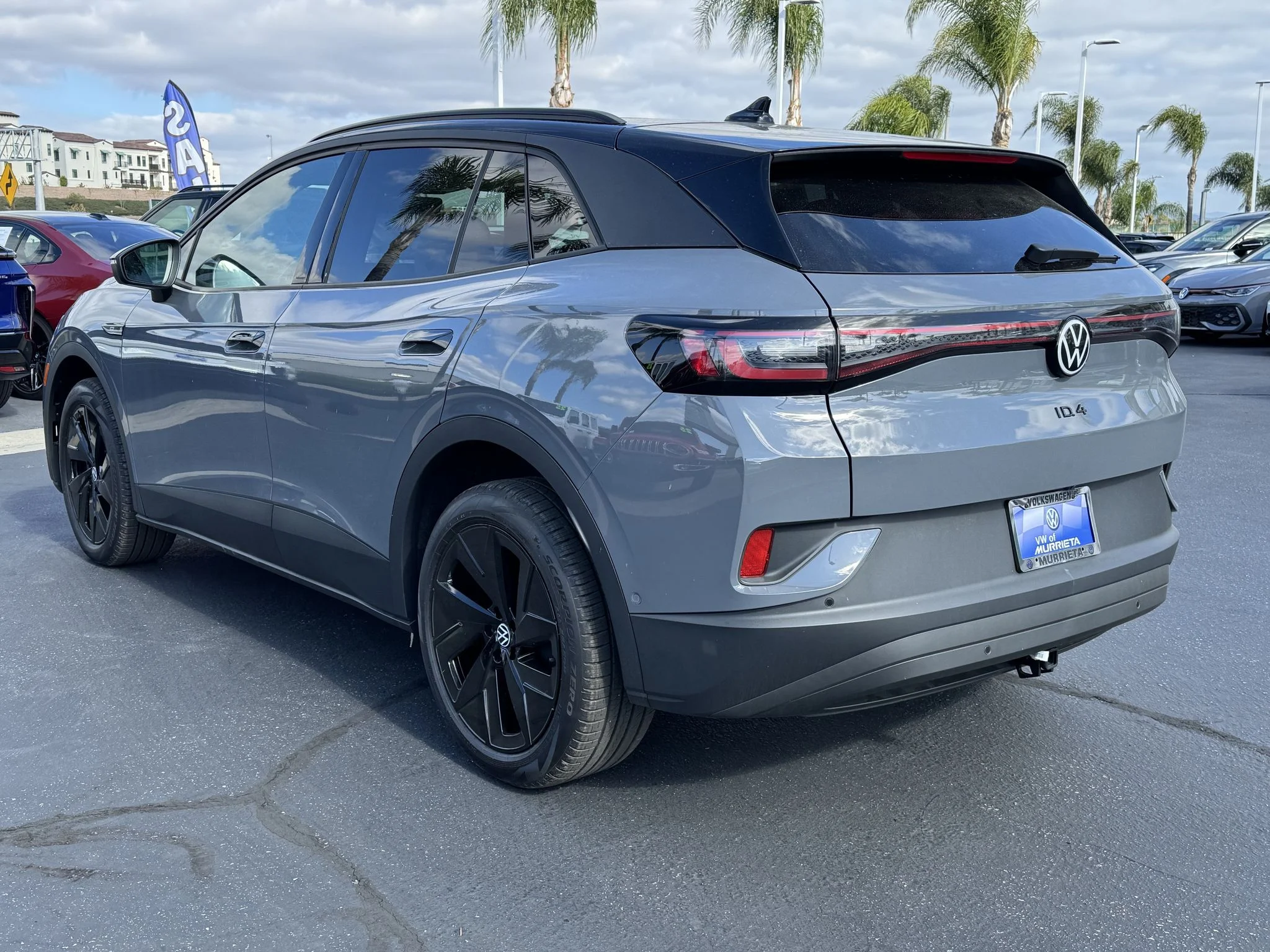 New 2026 Pure Gray w/Black Roof Volkswagen Pro S Plus image 5