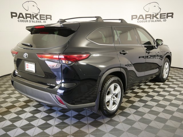 Used 2020 Midnight Black Metallic Toyota LE image 5