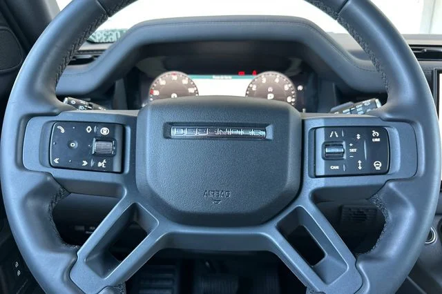 Certified Used 2025 Green Land Rover S image 22