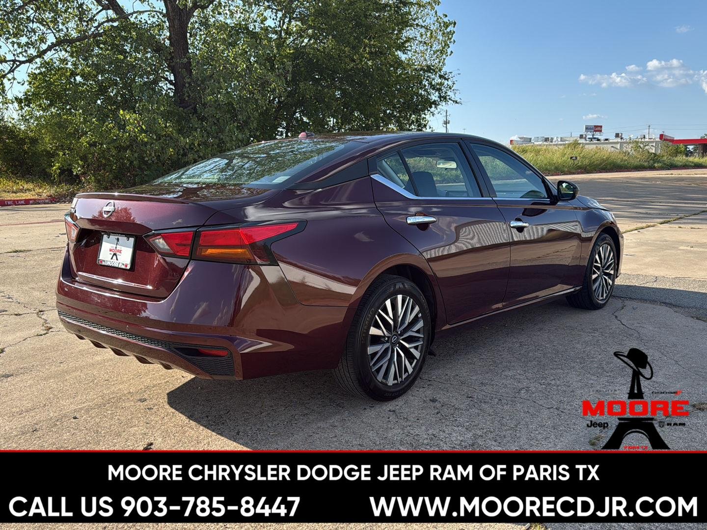 Used 2025 Garnet Pearl Metallic Nissan SV image 7