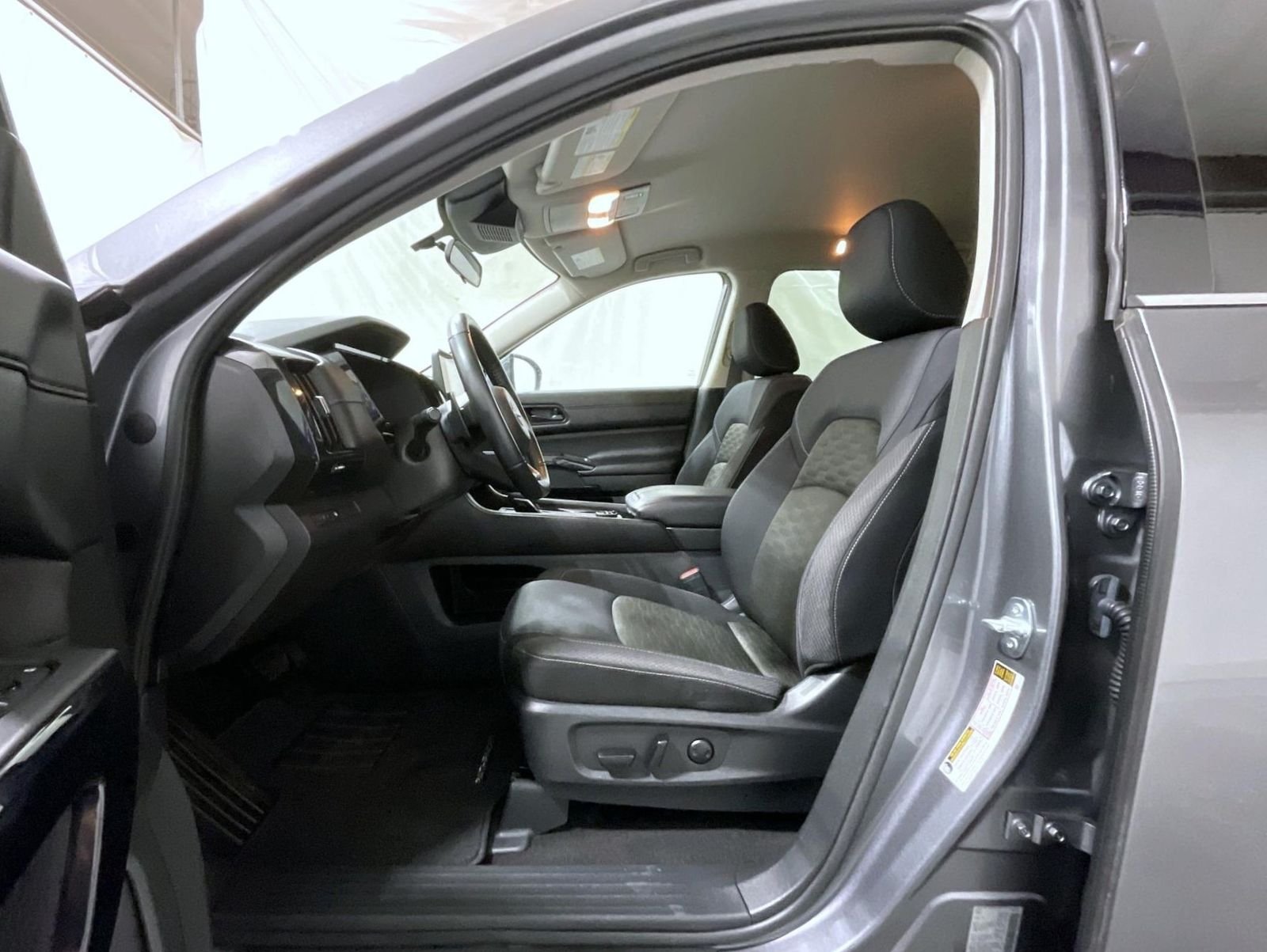 Used 2024 Gray Nissan SV image 10