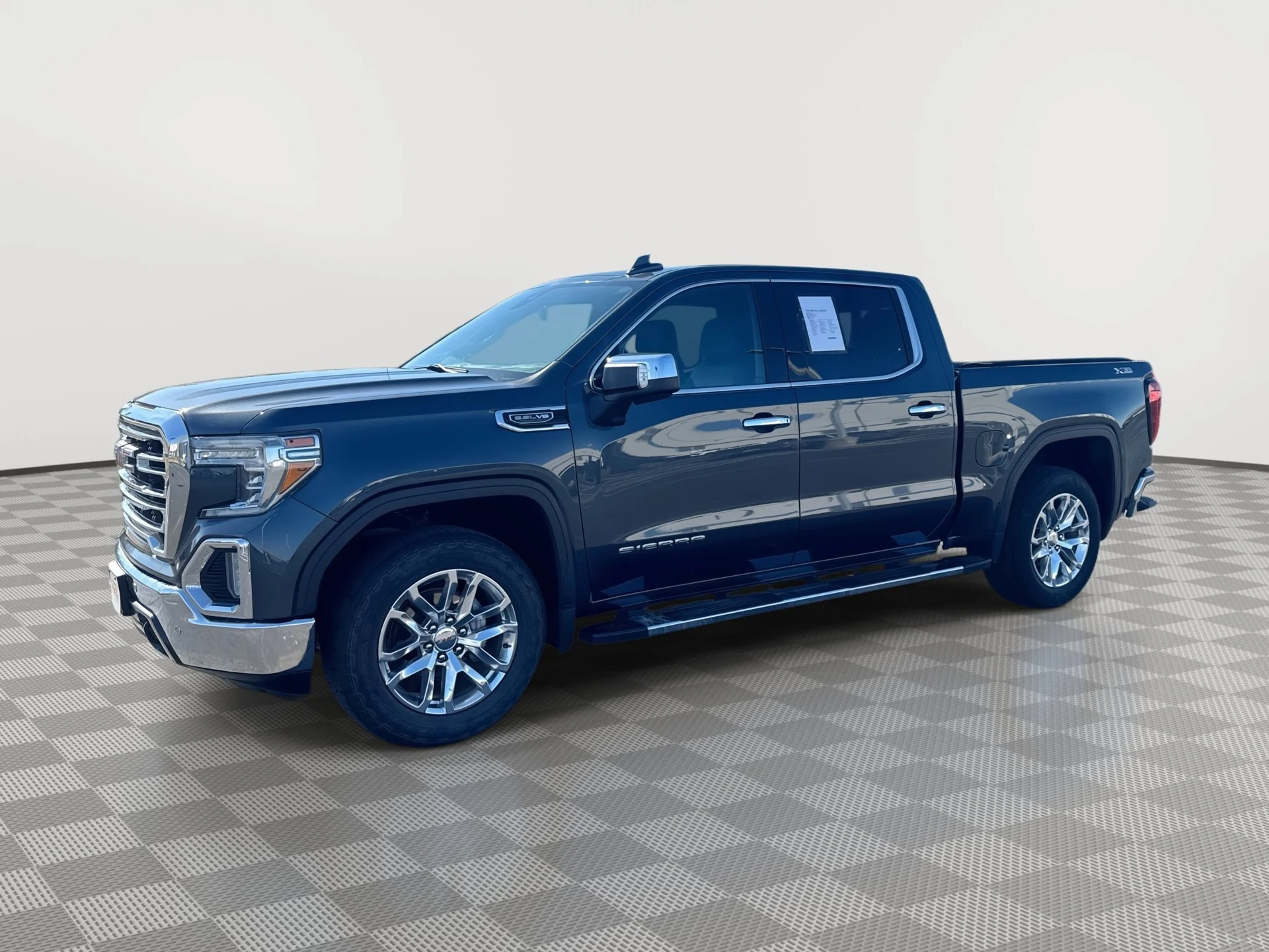 2020 GMC Sierra 4WD Crew Cab Short Box SLT's photo