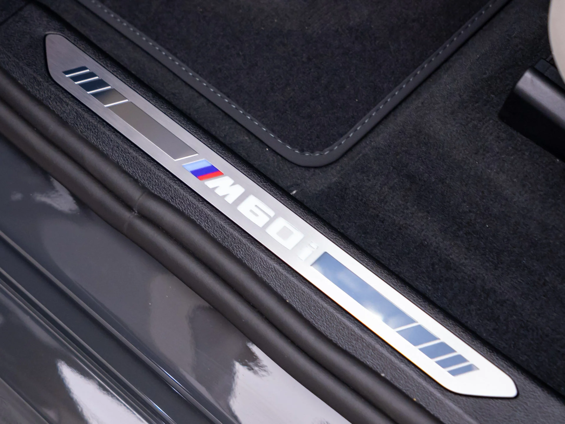 New 2027 Gray BMW M60i image 15