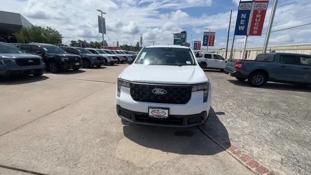 New 2026 Oxford White Ford XLT image 4