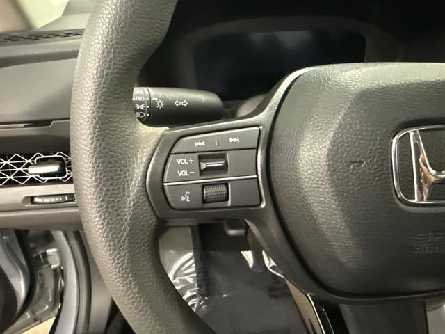 Certified Used 2025 Solar Silver Metallic Honda SE image 28