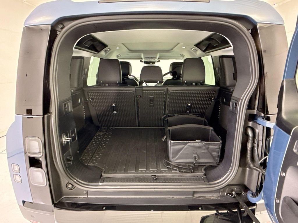 New 2026 Tasman Blue LAND ROVER S image 27